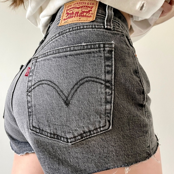 501 Levi's Shorts - Picture 4 of 4